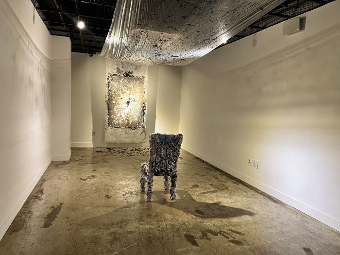 전시_문을 열자 먼지가 흩어졌다